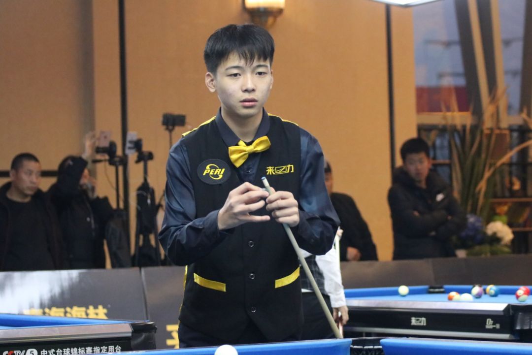 无球跑位更 无球跑位更