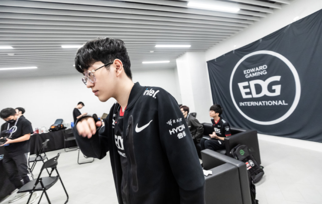 向前推进与 向前推进与